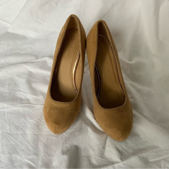 Roman UK Brand Like New Suede Bridge Heels 8.5 size - Picture 4 of 12